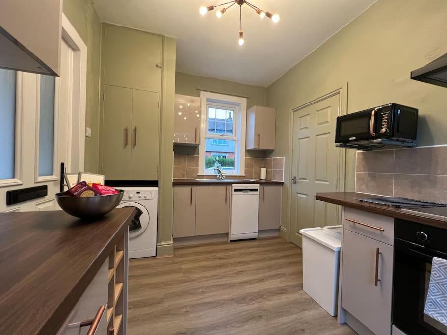 Apartamento The Rose- Grd Floor, 2-5 Beds, Smarttv, Uni, Tram, M250 Fibre Nottingham Exterior foto